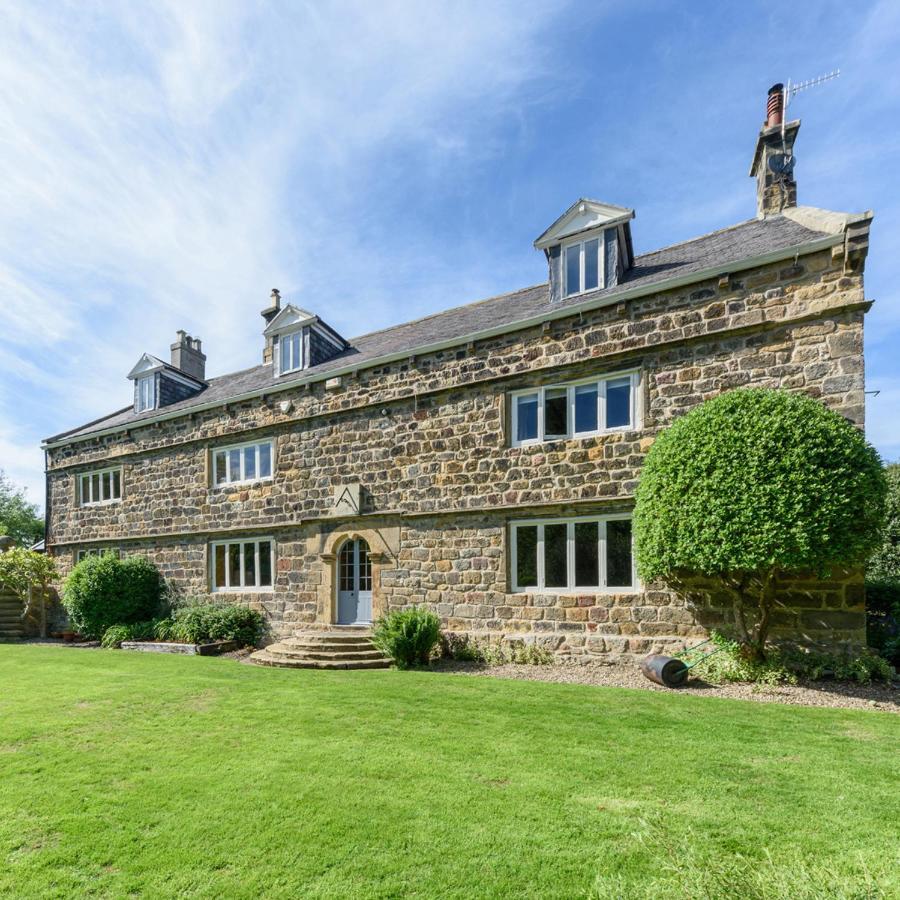 10 Bed Stunning House In Village, With Hot Tub Ovingham Exterior photo