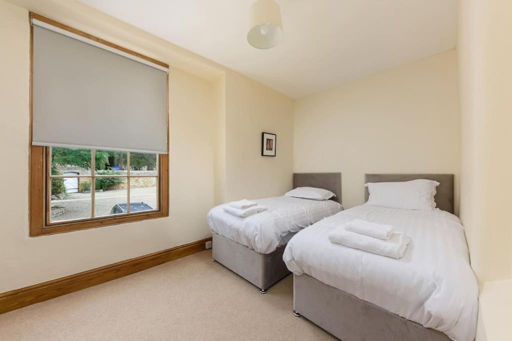 10 Bed Stunning House In Village, With Hot Tub Ovingham Exterior photo